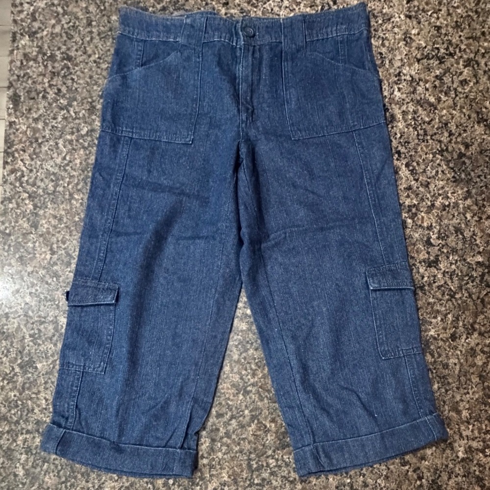 St. Johns Bay Womens Denim Cargo Capri Pants Blue Wide Leg Cropped Size 8